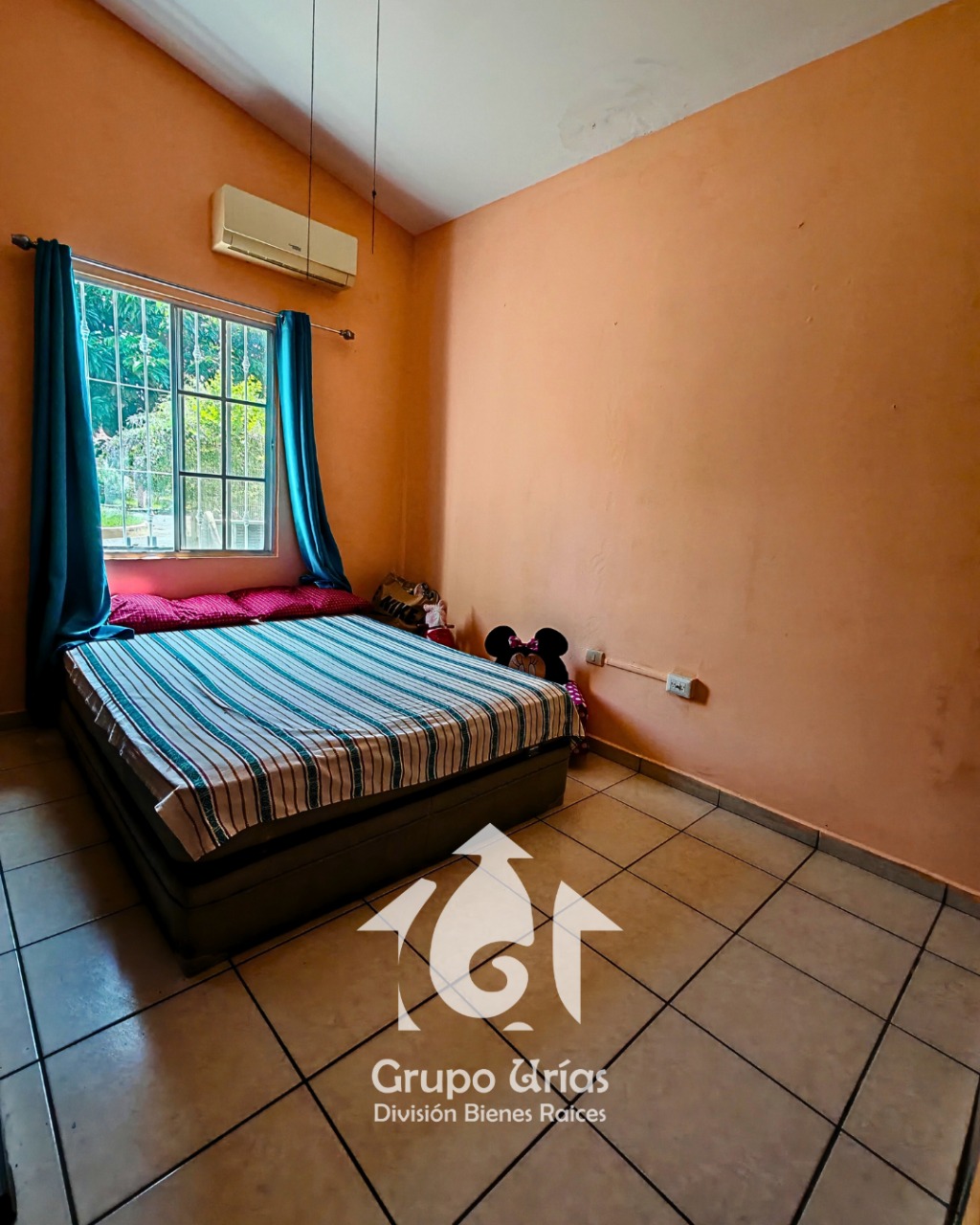 e4cc5576-4f27-4a73-9d0c-f1b8fd30e70f