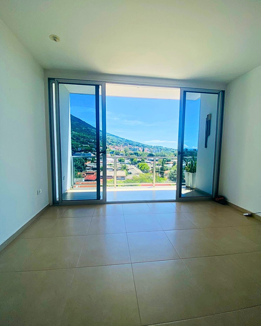 ee1a133f-eb88-4018-a59c-d78d8d1e8050